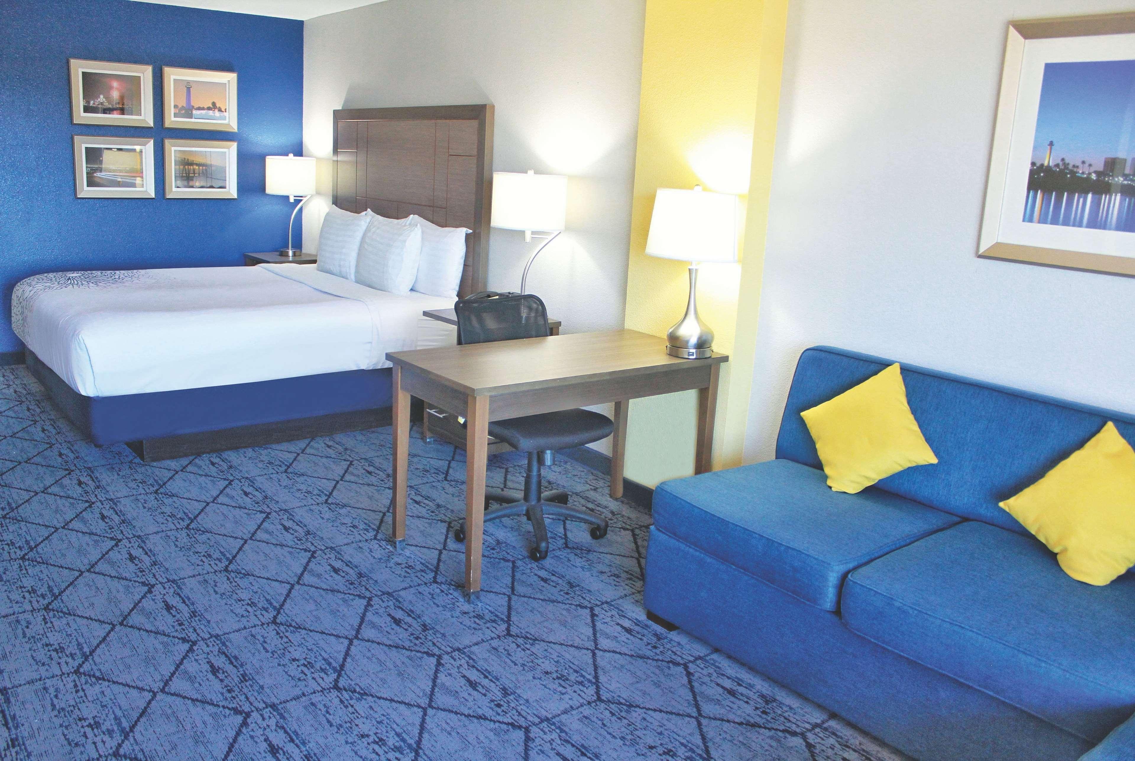 La Quinta By Wyndham Ne Long Beach/Cypress Hawaiian Gardens Екстериор снимка
