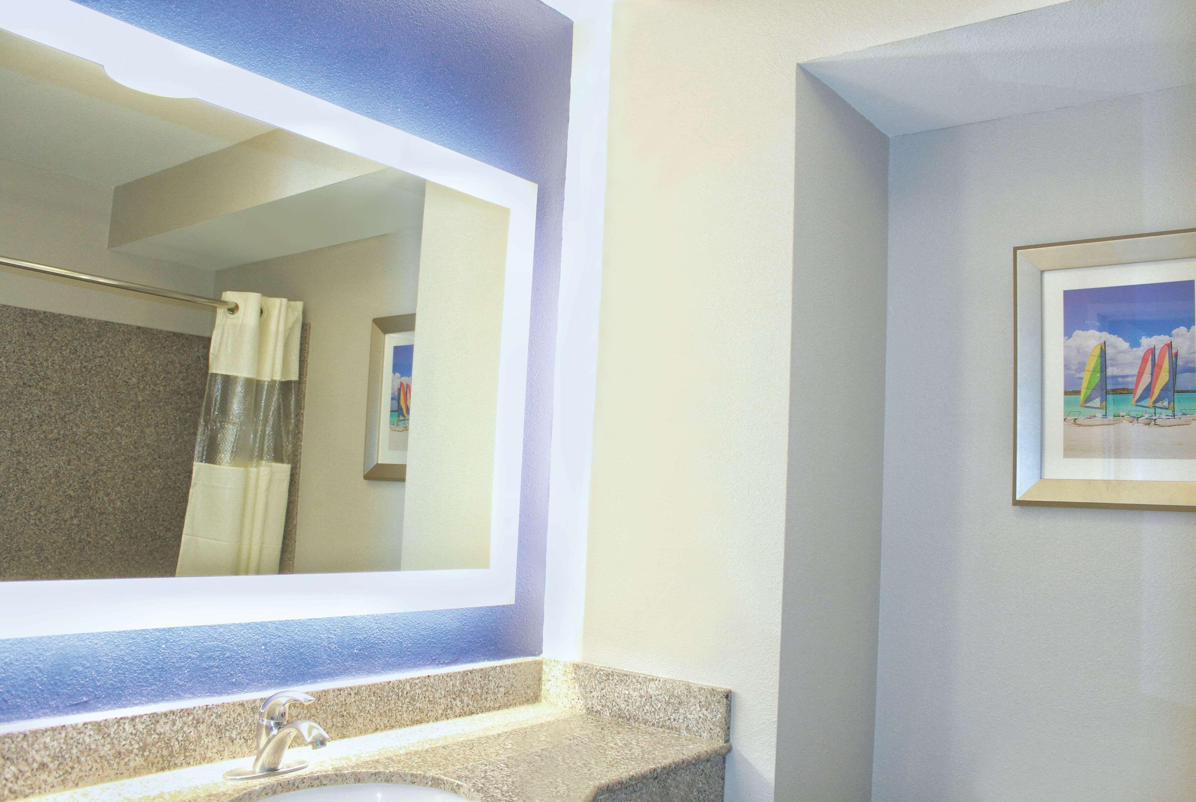 La Quinta By Wyndham Ne Long Beach/Cypress Hawaiian Gardens Екстериор снимка