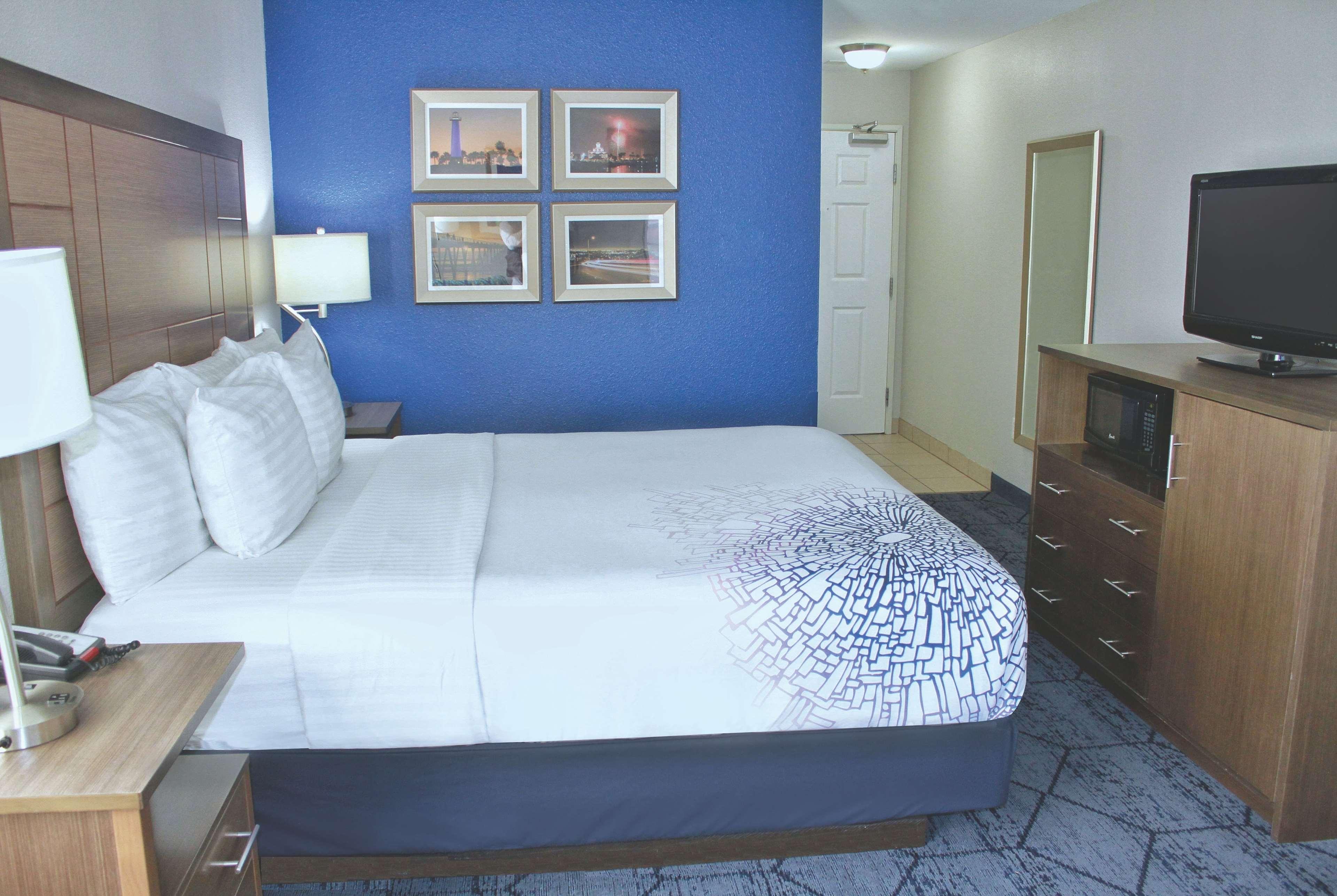 La Quinta By Wyndham Ne Long Beach/Cypress Hawaiian Gardens Екстериор снимка